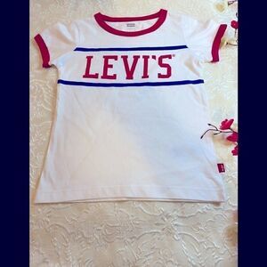 Levi’s Short Sleeve Sportwear Logo  shirt size:5,6